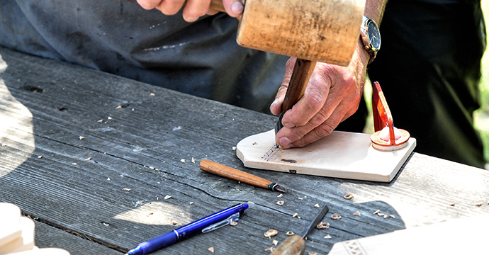 木材補修にウッドパテ、多用途に穴埋めパテが便利すぎる。